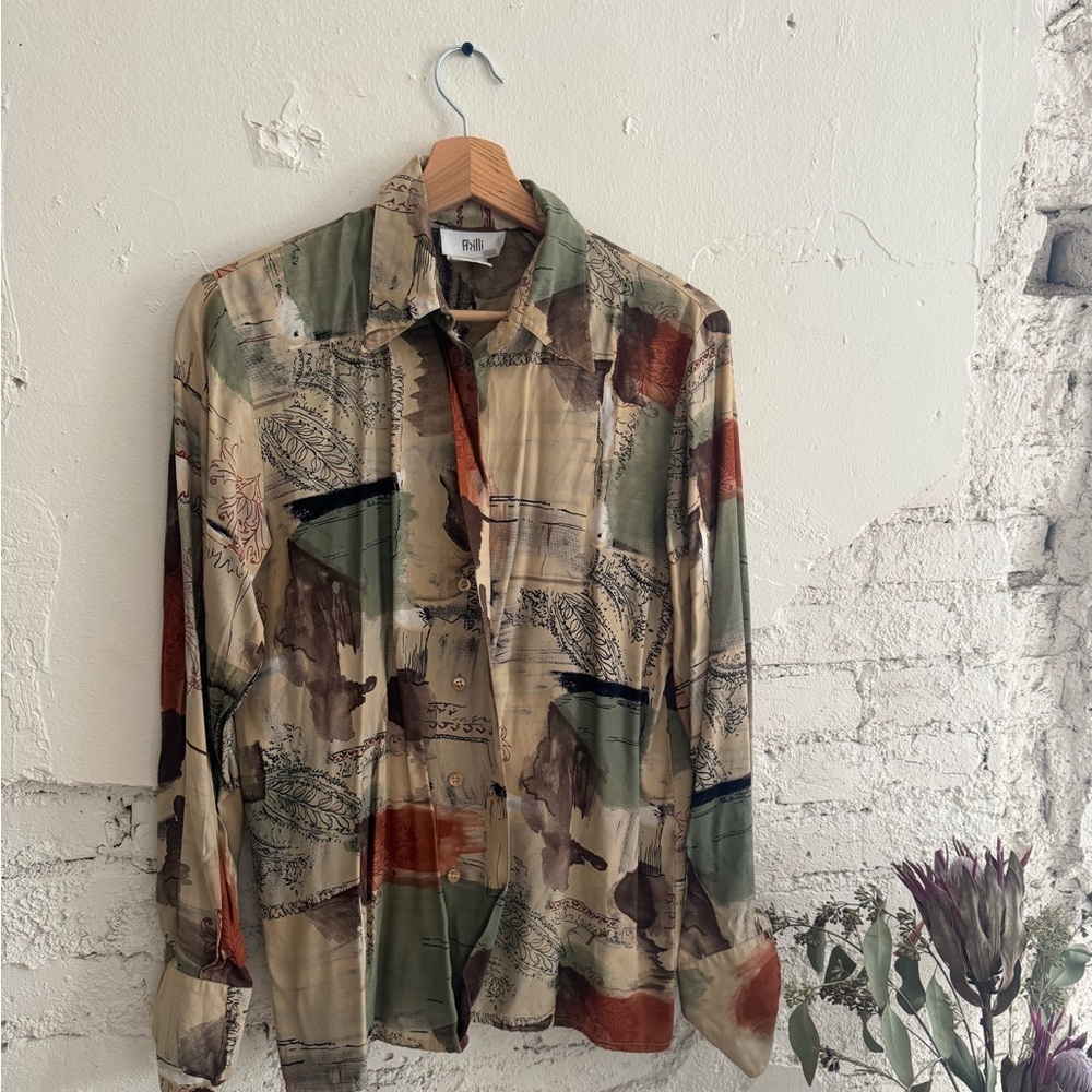 Graphic Abstract Button Down